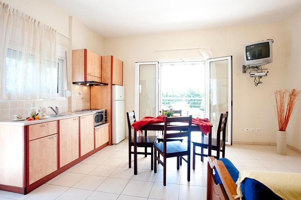 Dion Zois Apartment Finikounta Phòng bức ảnh