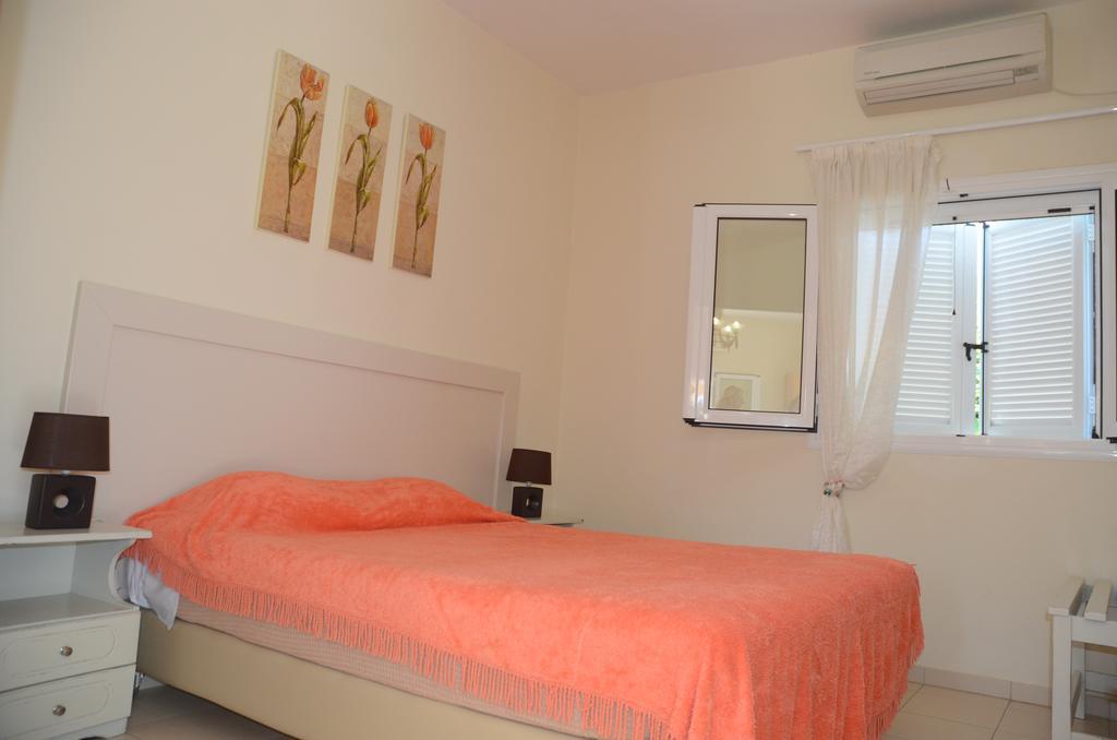 Dion Zois Apartment Finikounta Ngoại thất bức ảnh